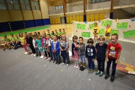 PRVOŠOLČKI RAKEK 14 FOTO LJUBO VUKELIČ